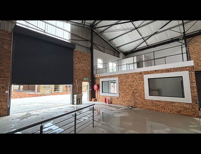 395M² WAREHOUSE TO LET IN BARTLETT