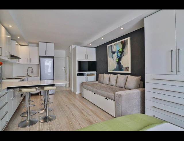 0.5 BEDROOM APARTMENT TO LET IN MOUILLE POINT