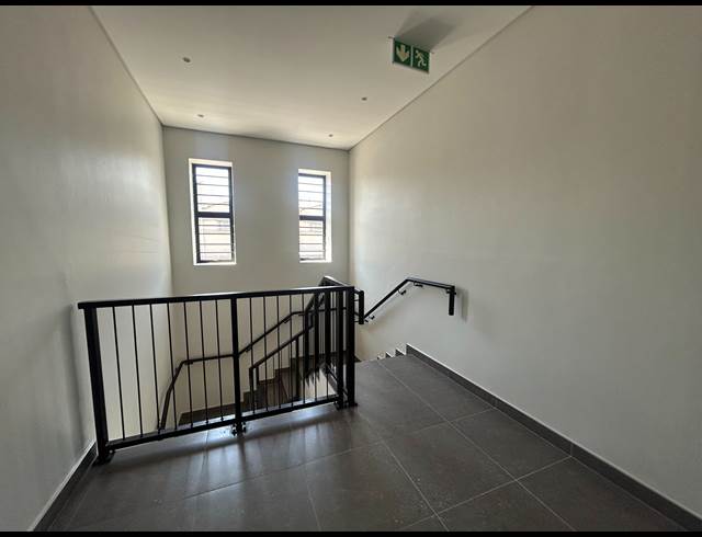 198M² BUILDING TO LET IN MAITLAND