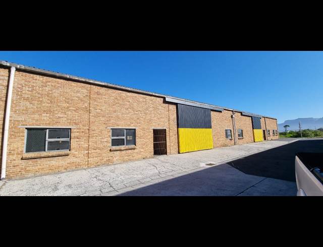 3,073M² WAREHOUSE TO LET IN AIRPORT INDUSTRIA