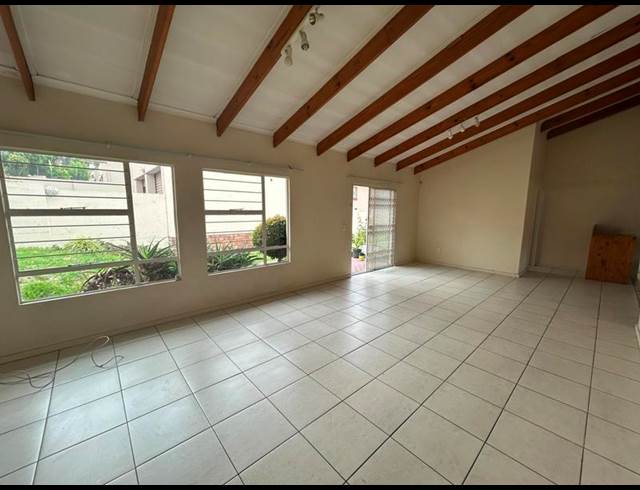 3 BEDROOM PROPERTY TO RENT IN HALFWAY GARDENS