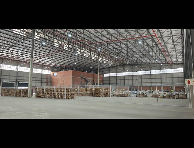 6,940M² WAREHOUSE TO LET IN NORTH RIDING
