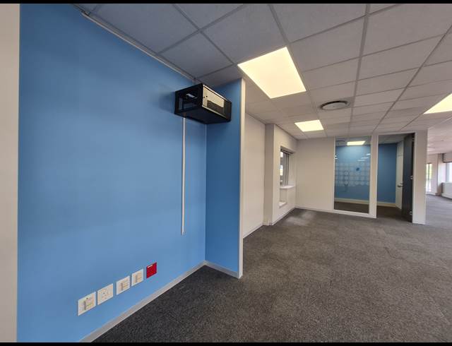 724M² OFFICE TO LET IN SANDTON CENTRAL