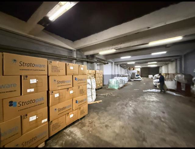 380M² WAREHOUSE TO LET IN INDUSTRIA WEST