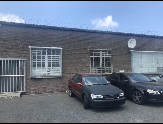 300M² WAREHOUSE TO LET IN ATHLONE INDUSTRIAL