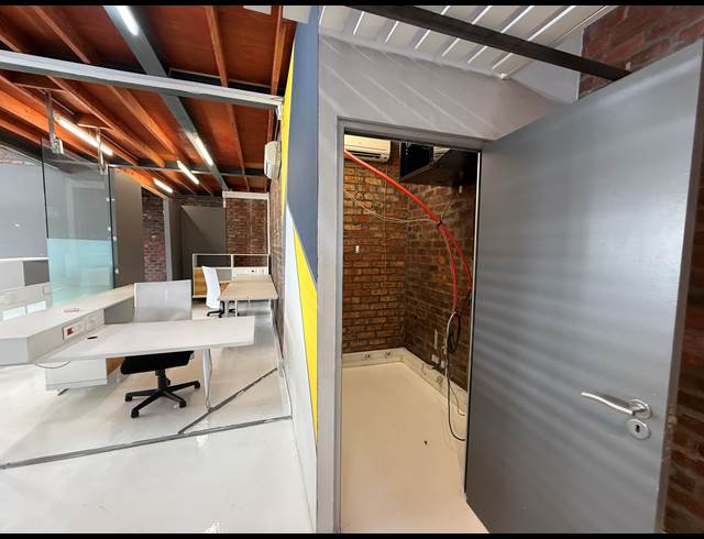 260M² OFFICE TO LET IN WOODSTOCK
