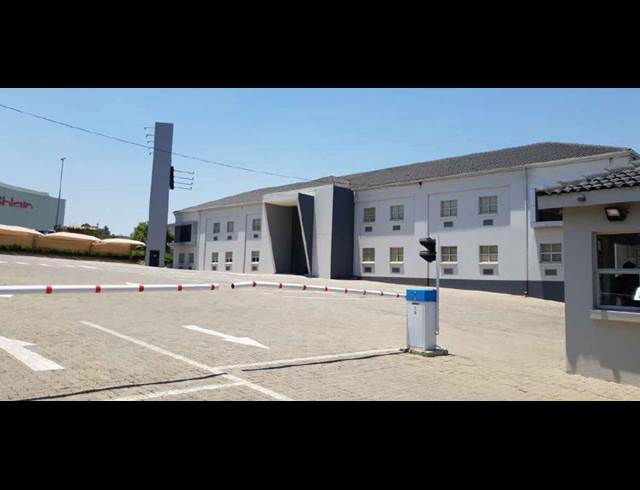 277M² WAREHOUSE TO LET IN HALFWAY HOUSE