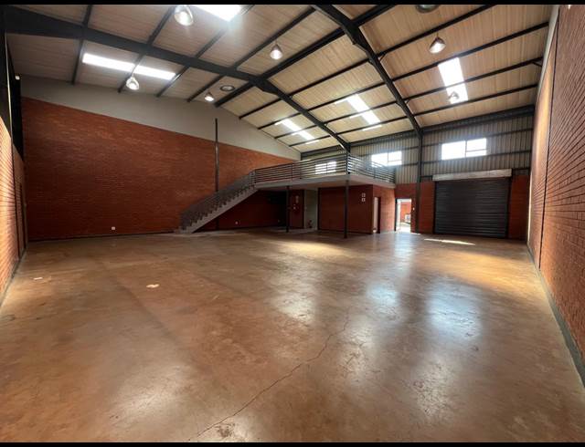 275M² WAREHOUSE TO LET IN SUNDERLAND RIDGE