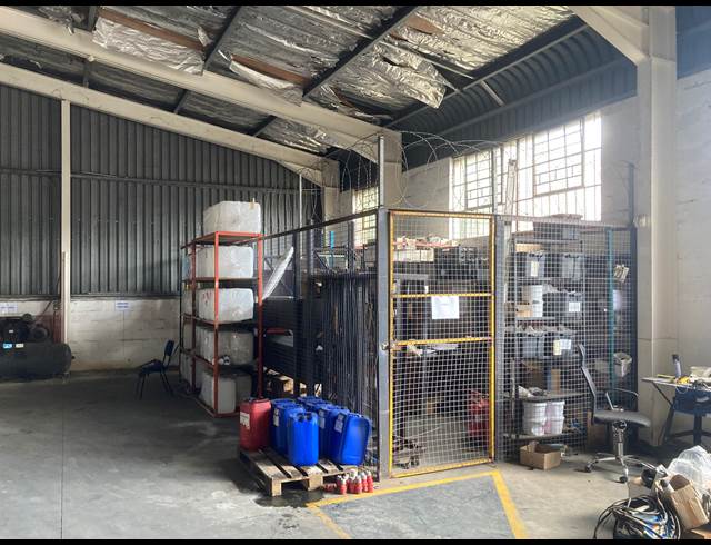 940M² WAREHOUSE TO LET IN WESTMEAD