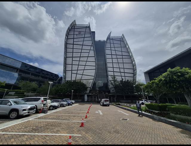 1,752M² OFFICE TO LET IN SANDHURST