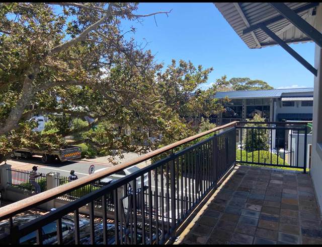 86M² OFFICE TO LET IN WESTLAKE