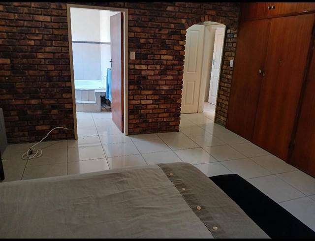 4 bed property to rent in RIDGEWAY