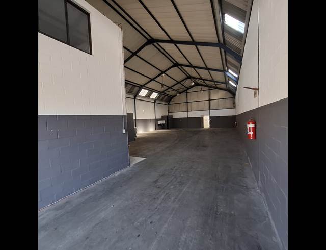 350M² WAREHOUSE RENTED IN STIKLAND INDUSTRIAL