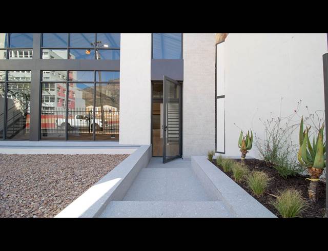 600M² BUILDING TO LET IN WOODSTOCK