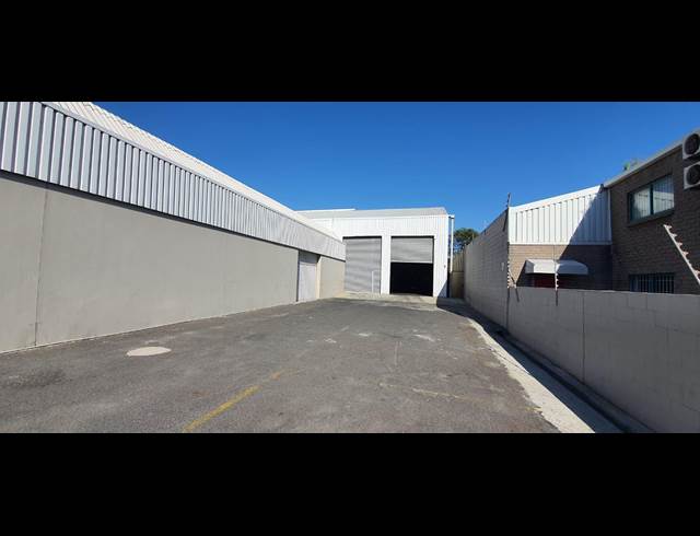 1,175M² WAREHOUSE TO LET IN AIRPORT INDUSTRIA