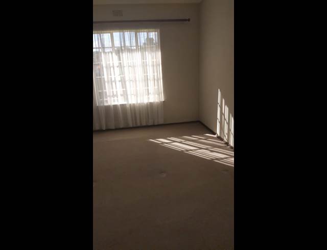 4 bed property to rent in MONDEOR