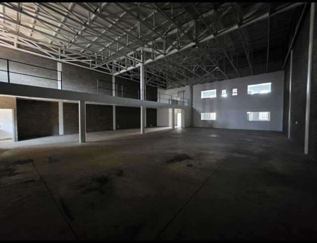 550M² WAREHOUSE TO LET IN STORMILL
