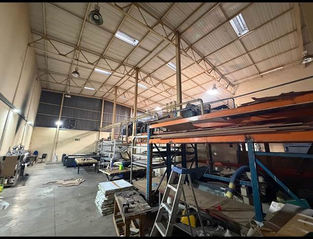 1,894M² WAREHOUSE TO LET IN KYALAMI