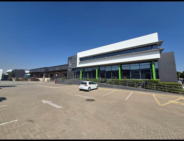 3,137M² WAREHOUSE TO LET IN ALLANDALE