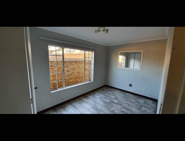 3 bed property to rent in NORTHRIDING