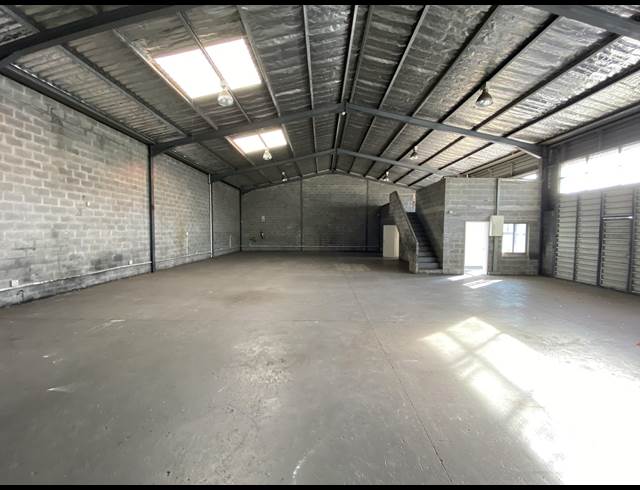 356M² WAREHOUSE TO LET IN EPPING INDUSTRIAL