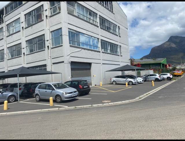 1,069M² WAREHOUSE TO LET IN PAARDEN EILAND