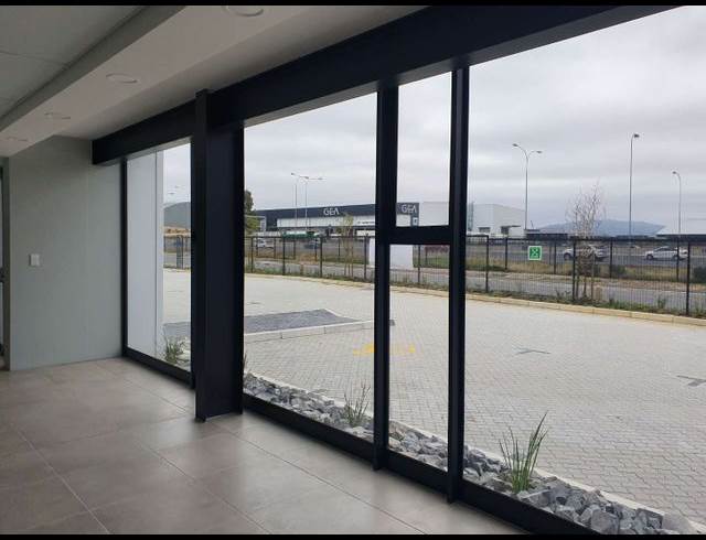 761M² FACTORY TO LET IN STIKLAND INDUSTRIAL