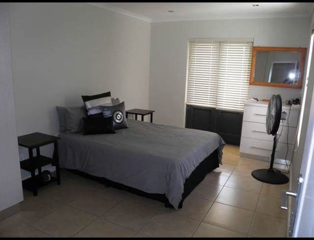 2 bed property to rent in REUNION PARK