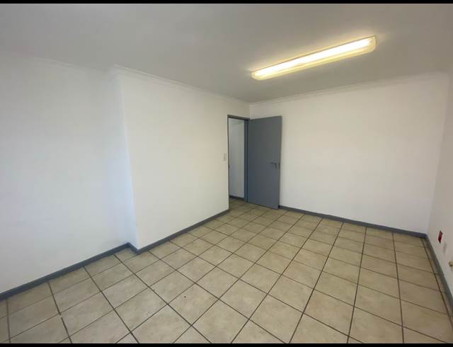 1,250M² WAREHOUSE TO LET IN KILLARNEY GARDENS