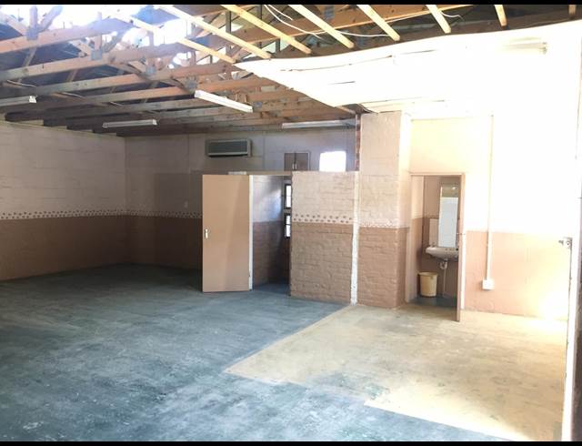 98M² BUILDING TO LET IN CAPRICORN