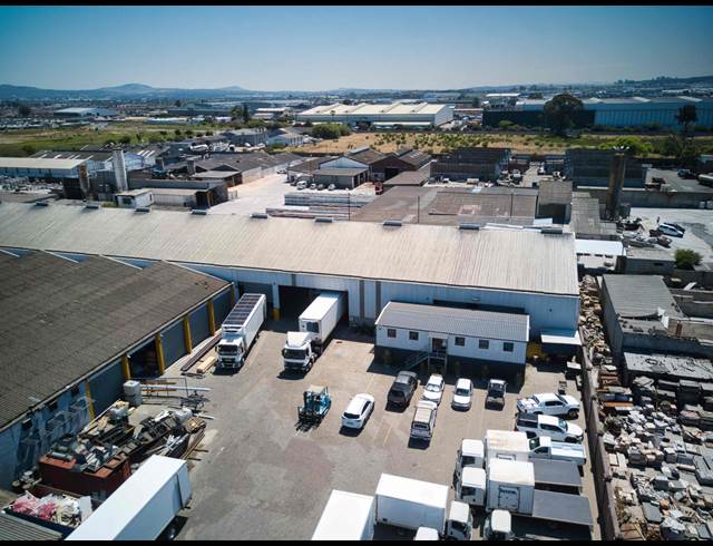3,711M² WAREHOUSE TO LET IN BLACKHEATH INDUSTRIAL