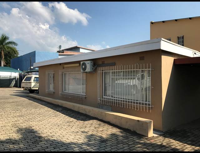 58M² OFFICE RENTED IN SONHEUWEL EXT 1