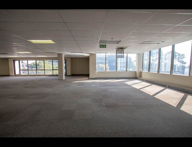 1,557M² OFFICE TO LET IN PARKTOWN