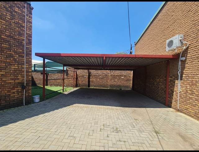 245M² OFFICE TO LET IN WADEVILLE