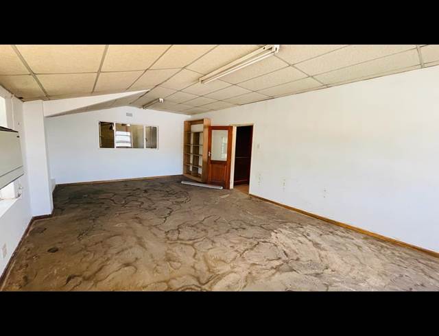 291M² WAREHOUSE TO LET IN ROBERTVILLE
