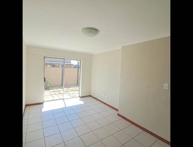 2 BEDROOM PROPERTY TO RENT IN WINDSOR PARK