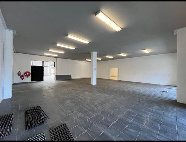 2,617M² WAREHOUSE TO LET IN STRIJDOMPARK