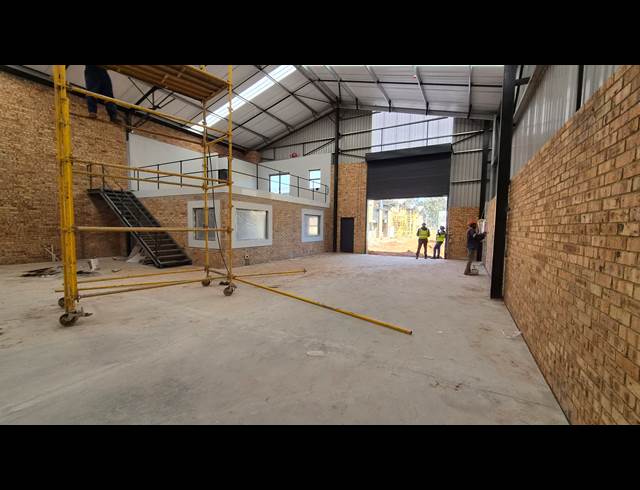515M² WAREHOUSE TO LET IN BARTLETT