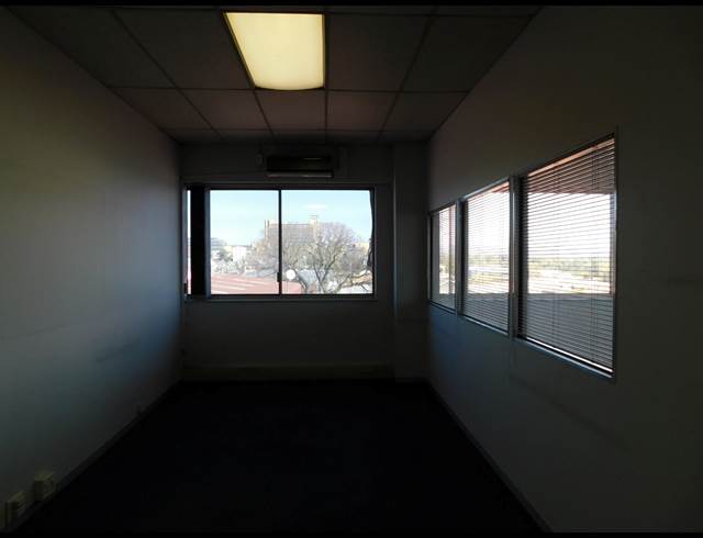 400M² OFFICE TO LET IN STRIJDOMPARK