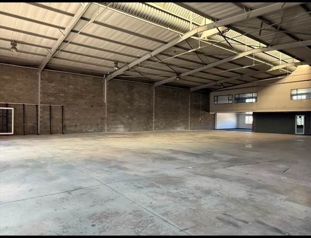 1,033M² WAREHOUSE TO LET IN SAMRAND BUSINESS PARK