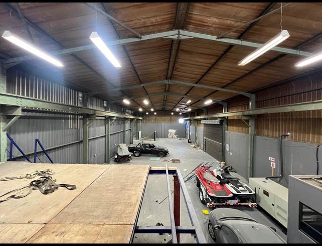 820M² WAREHOUSE TO LET IN PRIMROSE