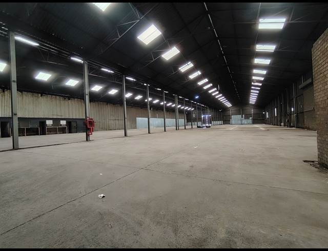 3,200M² WAREHOUSE TO LET IN GERMISTON SOUTH