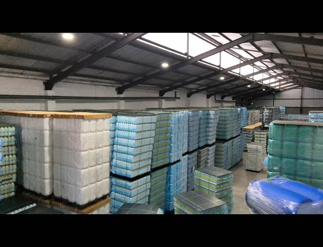 2,330M² WAREHOUSE TO LET IN RETREAT