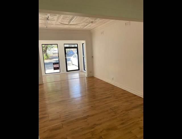 BUSINESS PROPERTY TO RENT IN PARKHURST