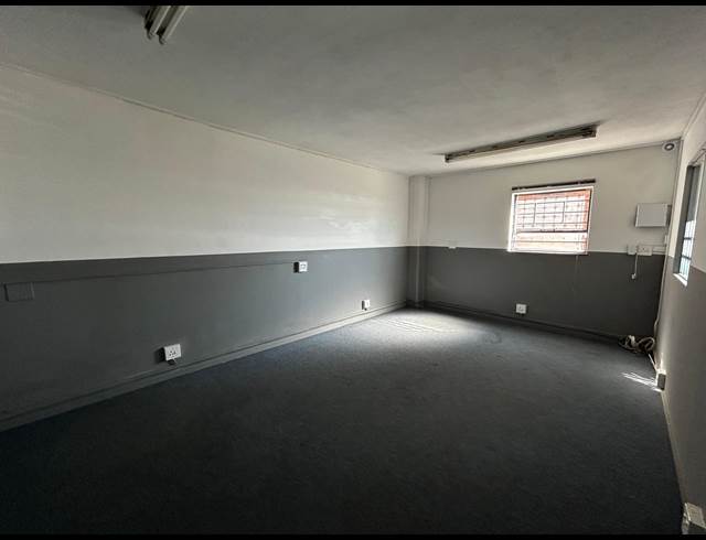 294M² WAREHOUSE TO LET IN EASTGATE