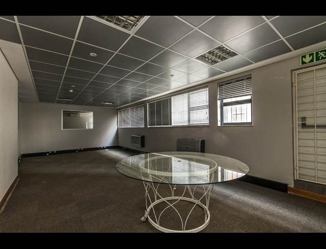 2,360M² WAREHOUSE TO LET IN WYNBERG