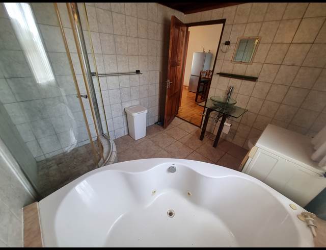 1 BEDROOM PROPERTY TO RENT IN COUNTRY CLUB