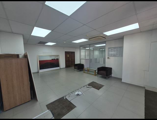 911M² OFFICE TO LET IN SANDTON CENTRAL