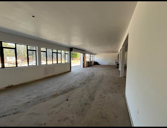 150M² WAREHOUSE TO LET IN NEW ERA