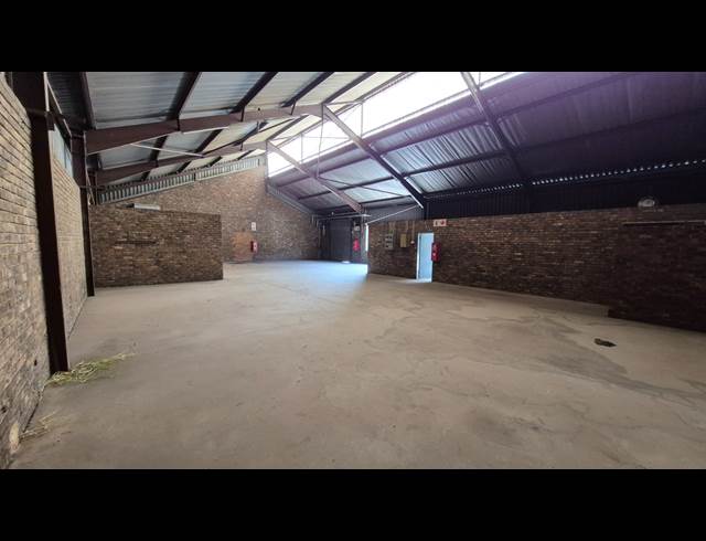 343M² FACTORY TO LET IN ANDERBOLT